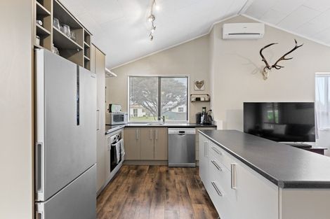 Photo of property in 23 Peppertree Glade, Kelvin Grove, Palmerston North, 4414