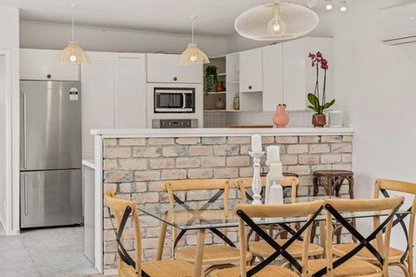 Photo of property in 27 Hebron Road, Waiake, Auckland, 0630