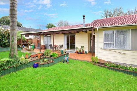 Photo of property in 5 Peterhouse Place, West Harbour, Auckland, 0618