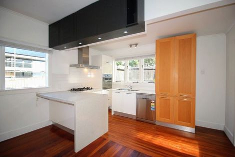 Photo of property in 21a Nile Road, Milford, Auckland, 0620