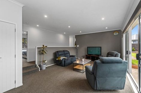 Photo of property in 14 Malbec Place, Huapai, Kumeu, 0810