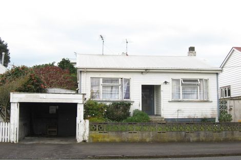 Photo of property in 90 Young Street, New Plymouth, 4310