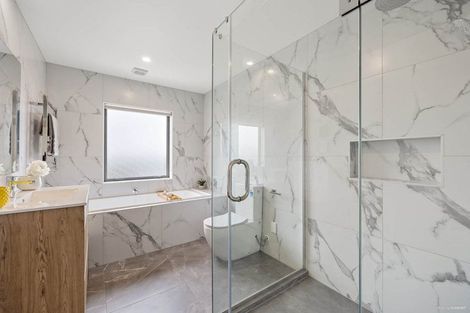 Photo of property in 12a Sheridan Drive, New Lynn, Auckland, 0600