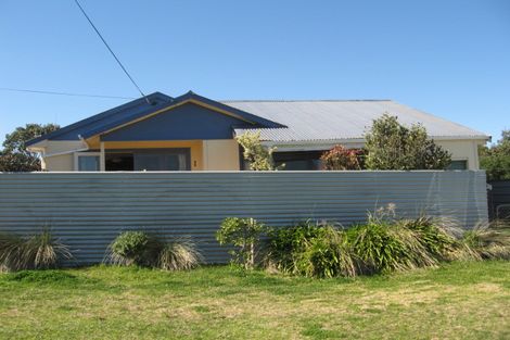 Photo of property in 25 Raukawa Street, Himatangi Beach, Foxton, 4891
