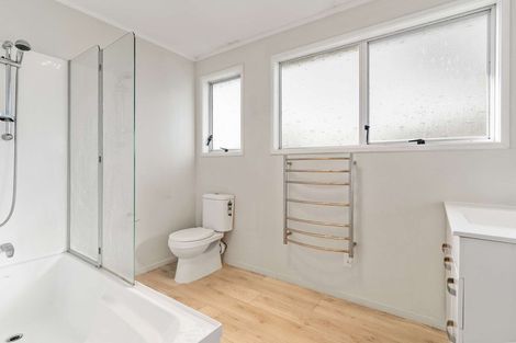 Photo of property in 21 Adel Place, Weymouth, Auckland, 2103