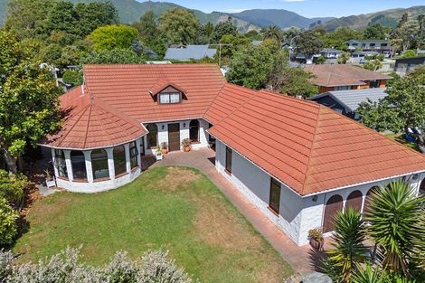 Photo of property in 4 Alexander Street, Waikanae, 5036