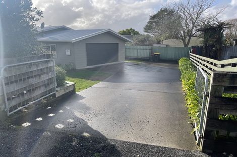 Photo of property in 3 Titoki Place, Inglewood, 4330