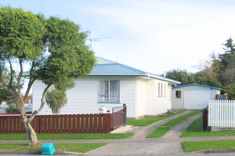 Photo of property in 3 Kaitangata Crescent, Kelson, Lower Hutt, 5010