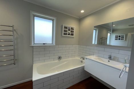 Photo of property in 1/73 Hellyers Street, Birkdale, Auckland, 0626