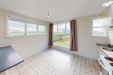 Photo of property in 56 Riddiford Road, Longburn, Palmerston North, 4475