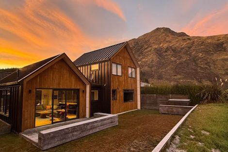 Photo of property in 28 Myles Way, Lower Shotover, Queenstown, 9304