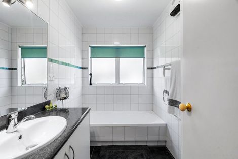 Photo of property in 14 Kingsgate Close, Havelock North, 4130