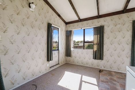 Photo of property in 42 Norfolk Crescent, Otaki Beach, Otaki, 5512