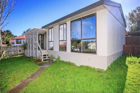 Photo of property in 1/29 Devonshire Road, Unsworth Heights, Auckland, 0632