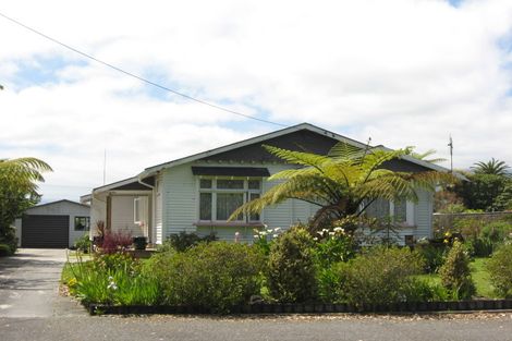 Photo of property in 77 Peel Street, Westport, 7825