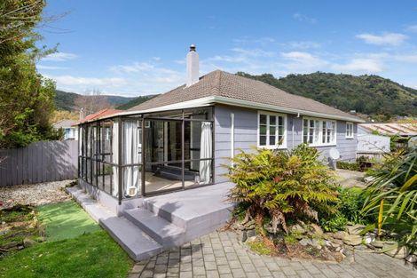 Photo of property in 27 Oxford Street, Picton, 7220