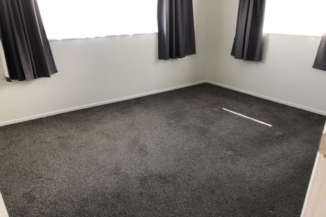 Photo of property in 7 Chilcott Road, Henderson, Auckland, 0612