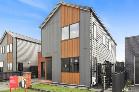 Photo of property in 20 Heketara Way, Massey, Auckland, 0614