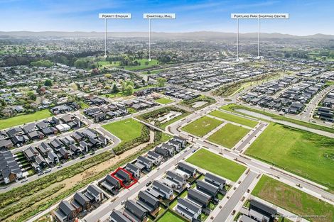 Photo of property in 20 Heketara Way, Massey, Auckland, 0614