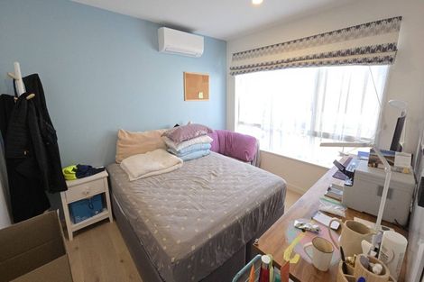 Photo of property in 37a La Trobe Street, Pakuranga Heights, Auckland, 2010