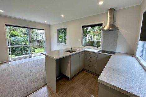 Photo of property in 22 Airdrie Road, Ranui, Auckland, 0612