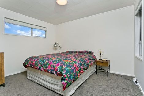 Photo of property in 1/48 Spinella Drive, Bayview, Auckland, 0629