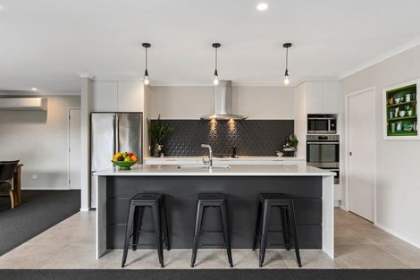 Photo of property in 96 Puhirake Crescent, Pyes Pa, Tauranga, 3112