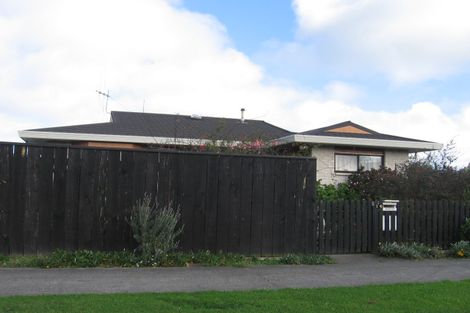 Photo of property in 14 Willowstream Grove, Cloverlea, Palmerston North, 4412