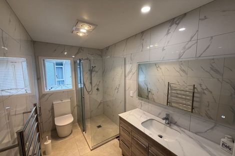 Photo of property in 1 Adriatic Avenue, Henderson, Auckland, 0612