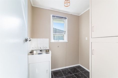 Photo of property in 3 Tamariki Avenue, Kelston, Auckland, 0602