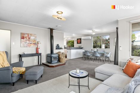 Photo of property in 32 Elwyn Crescent, Green Island, Dunedin, 9018