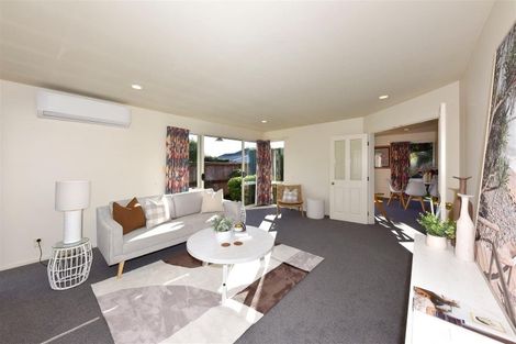 Photo of property in 4 Rosefield Lane, Northcote, Christchurch, 8052