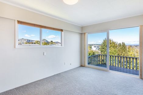 Photo of property in 6 Mccauley Grove, Hilltop, Taupo, 3330