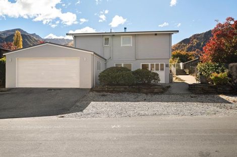 Photo of property in 13 Argyle Place, Arrowtown, 9302