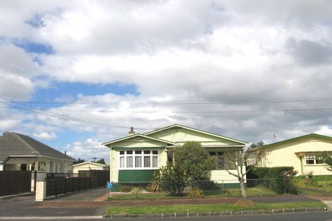 Photo of property in 29 Hawea Road, Point Chevalier, Auckland, 1022