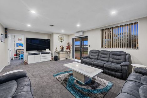 Photo of property in 41 Morewa Place, Takanini, 2112