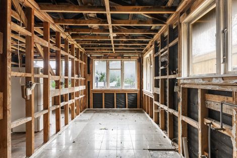 Photo of property in 4 Amundsen Grove, Stokes Valley, Lower Hutt, 5019