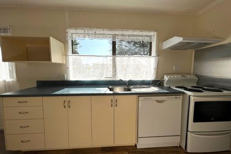 Photo of property in 2/36 Pukeroa Place, Papakura, 2110