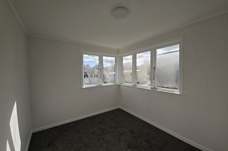 Photo of property in 4 Peachgrove Road, Te Atatu Peninsula, Auckland, 0610