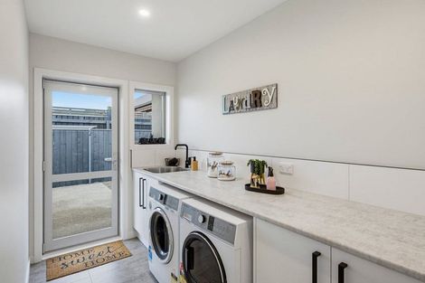 Photo of property in 18 Petrel Close, Paraparaumu Beach, Paraparaumu, 5032