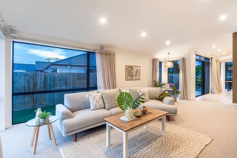 Photo of property in 15 Kaiwaru Place, Waikanae, 5036