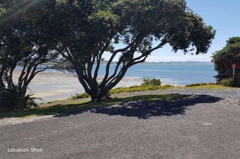 Photo of property in 19 Karoro Road, One Tree Point, 0118