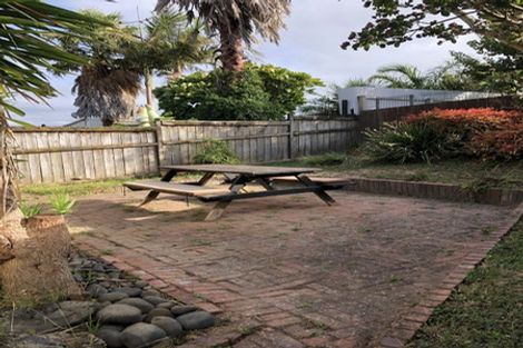 Photo of property in 2/51 The Boulevard, Sunnyhills, Auckland, 2010