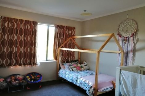 Photo of property in 131 Foster Road, Kumeu, 0891