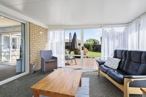 Photo of property in 16 Chamberlain Lane, Rangiora, 7400