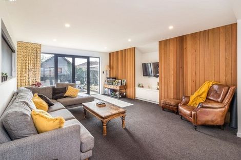 Photo of property in 313 Lake Terrace Road, Shirley, Christchurch, 8061