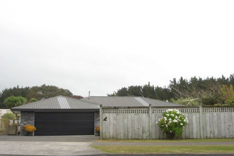 Photo of property in 80 Wairau Road, Oakura, 4314