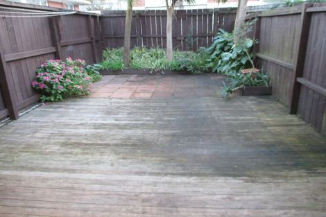 Photo of property in 6/42 Sheridan Drive, New Lynn, Auckland, 0600