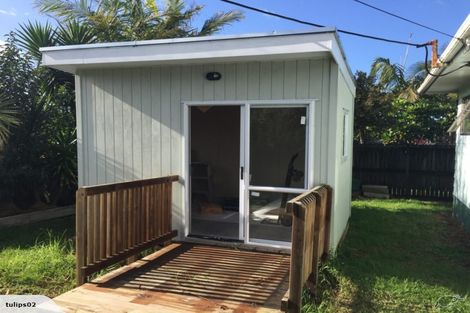 Photo of property in 1/9 Rewarewa Road, Te Atatu Peninsula, Auckland, 0610