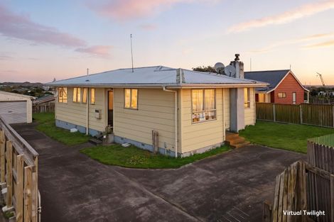 Photo of property in 49 Lee Street, Castlecliff, Whanganui, 4501